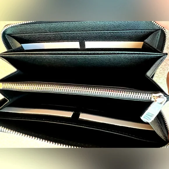 BNWB Louis Vuitton Black Monogram Zipper Wallet - Picture 8 of 9